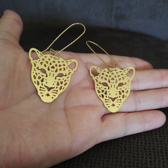 bella jack Laser Cut Leopard🐆 Head Earrings - Picture 2 of 13